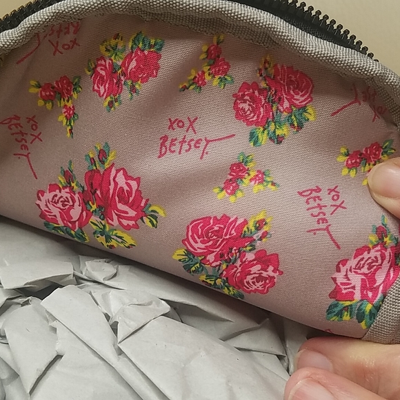 Betsey Johnson mini dog face backpack NWT - Picture 6 of 6